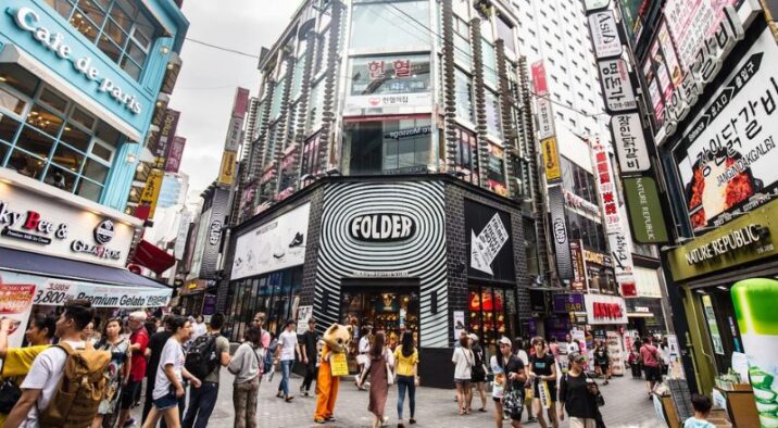 myeongdong quartiere shopping street food seul